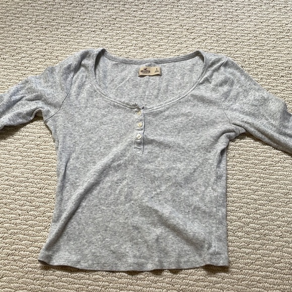 Hollister Grey Waffle Slightly Cropped Long Sleeve Tee - Picture 2 of 4